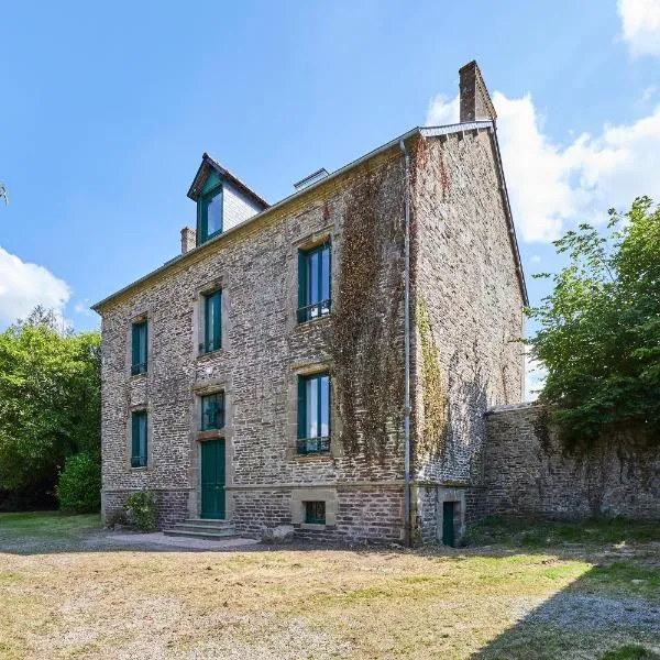 Le Logis du Clergé - Grande maison pour 15p, hotel em Lassy