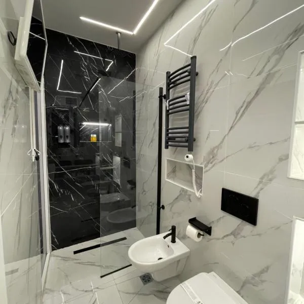 luxury 5 al duomo di parma, hotel din Parma