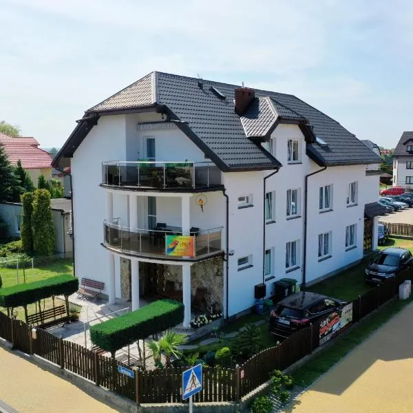Pokoje i Apartamenty Ara Karwia, hotel di Karwia