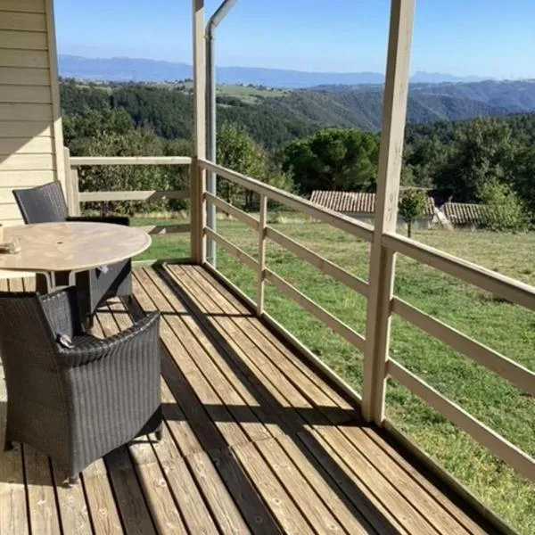 Les mésanges du Domaine du Moulin 31, hotel v destinaci Trollat