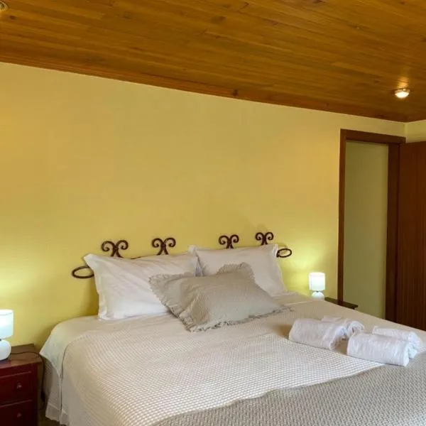 Casa do Portão Azul - Dourada, hotel in Atouguia da Baleia