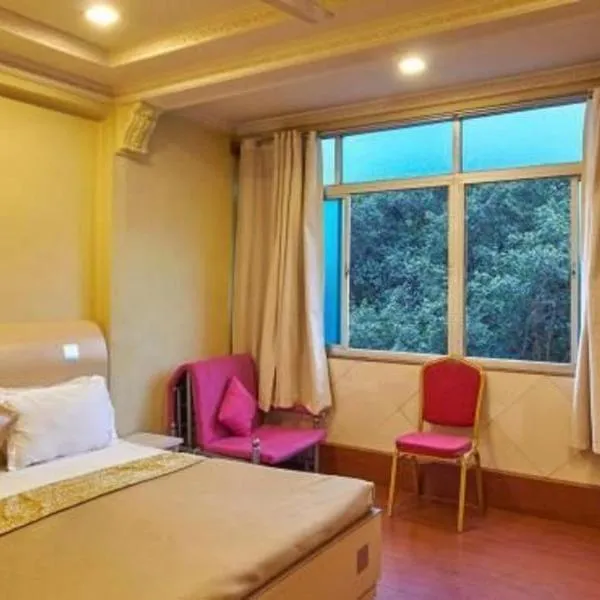 Hotel Tushar, hotel Púnában