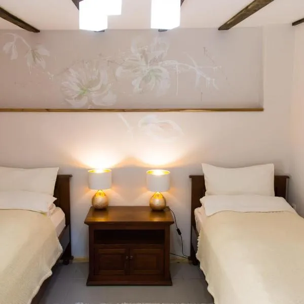 Стаи за гости в Ритрийт Център "Светлина Мир Любов" Guest rooms in Light Peace Love Center, khách sạn ở Pastra