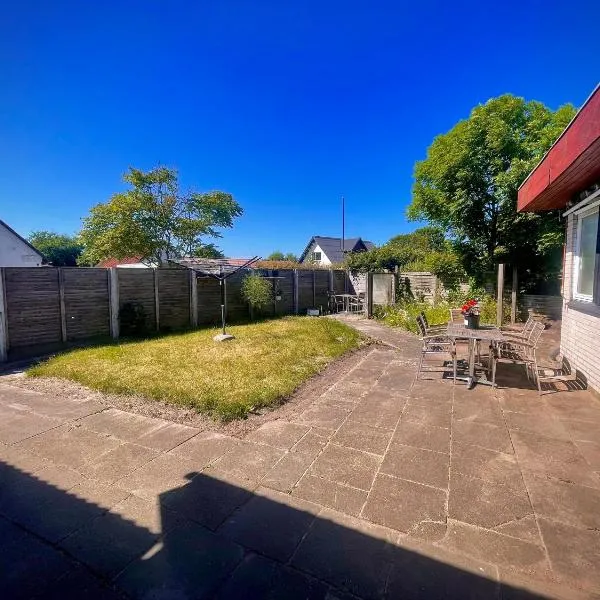 Charming home in the heart of Hou, hotel v destinaci Hals