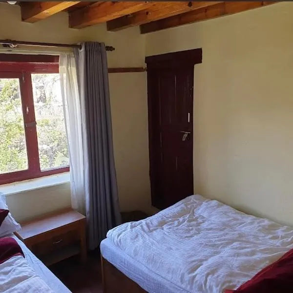 Paradise Trekkers Home, hotel a Kāgbeni