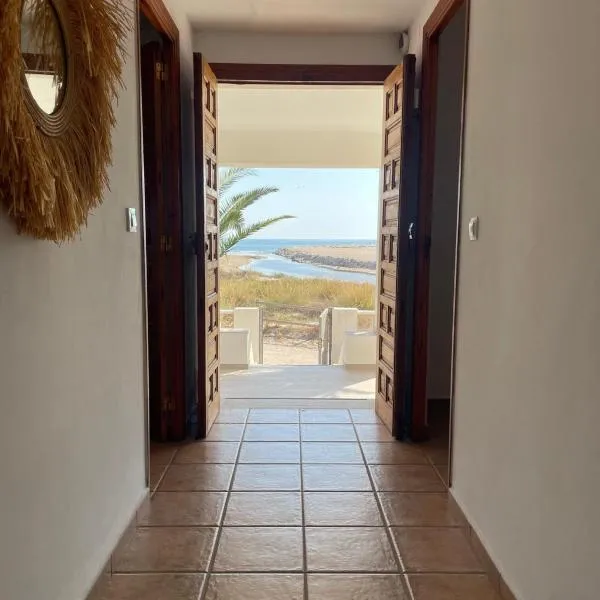 El Refugio del Mar & Villa en primera línea de playa en Oliva, готель у місті Оліва
