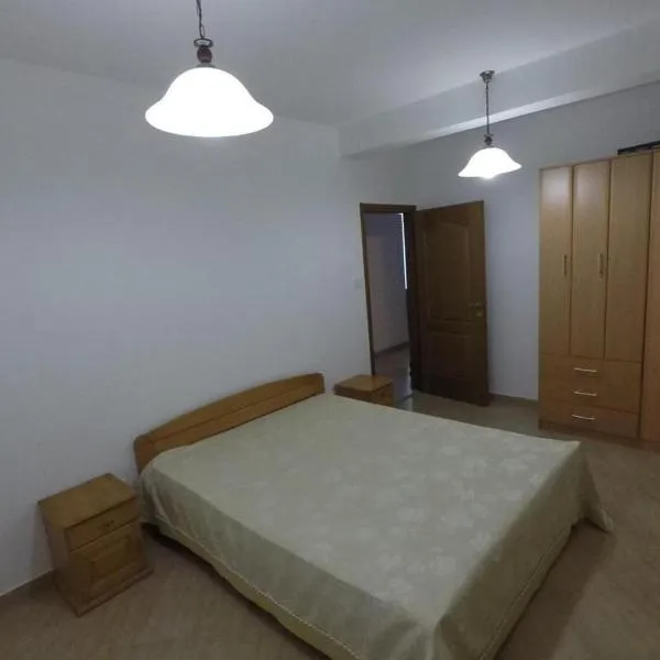 Apartman Jelena, hotel in Risan