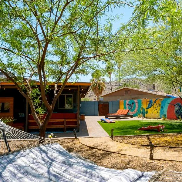 The Hummingbird House, Sauna & Mountain Views!, hotel v destinaci Phoenix