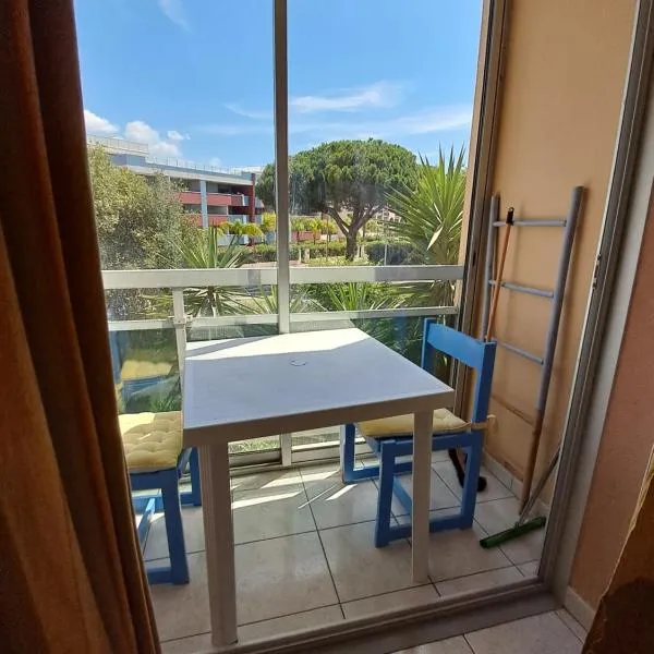 Studio 2 personnes, à 600 m de la mer, hotel v destinácii Bormes-les-Mimosas