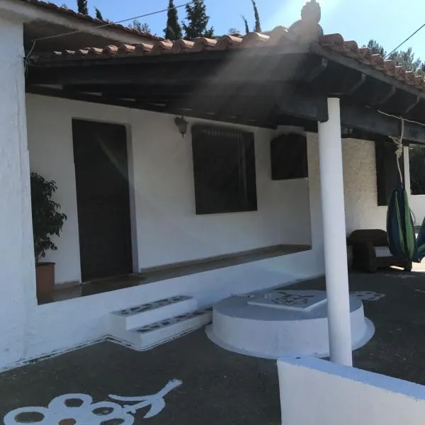 Olive Casa, hotel in Samos