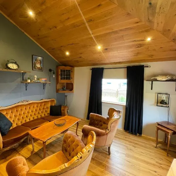 Private home in Ólafsvík, hotel v destinaci Ólafsvík