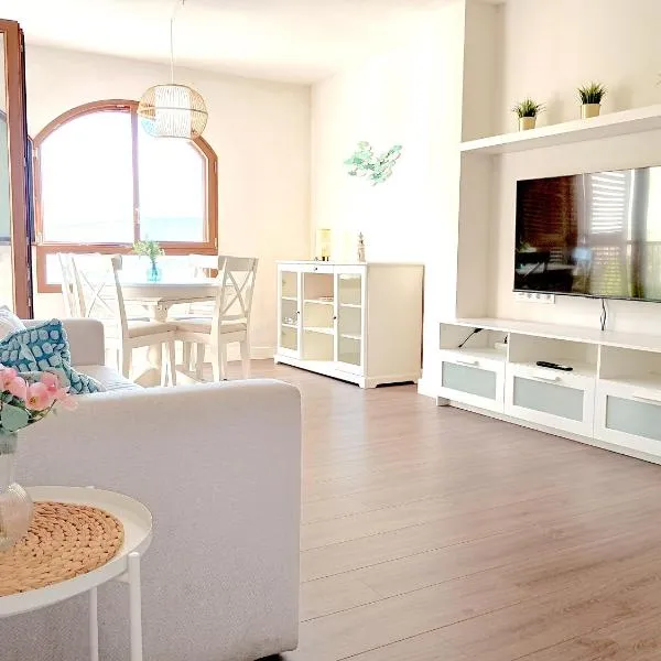 ROYAL BEACH - Appartment with sea view & terrace, hotel v destinaci Faro de Cullera