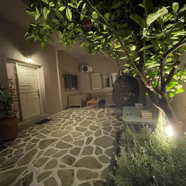 Lemon Tree Apartment, hotel u Skijatosu