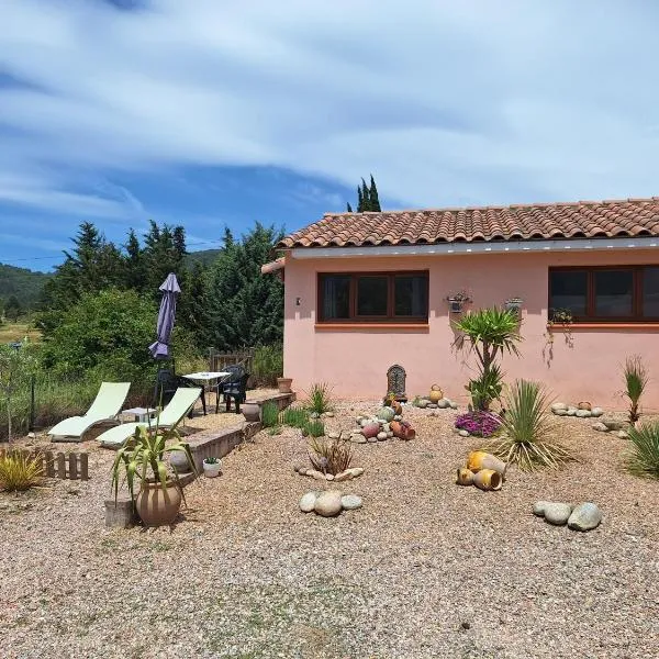" LE FARE exotique des terres rouges avec piscine dans L 'AUDE, hotell i Arques