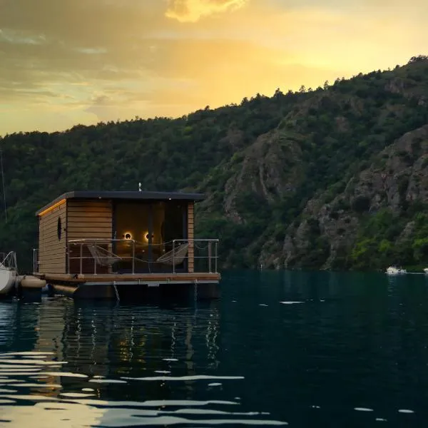 Houseboat by Noma, hotel v destinaci Saint-Étienne