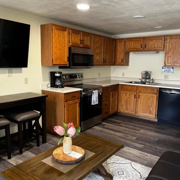 ParkWay Yellowstone Riverside Studio #6, hotel v destinaci Gardiner