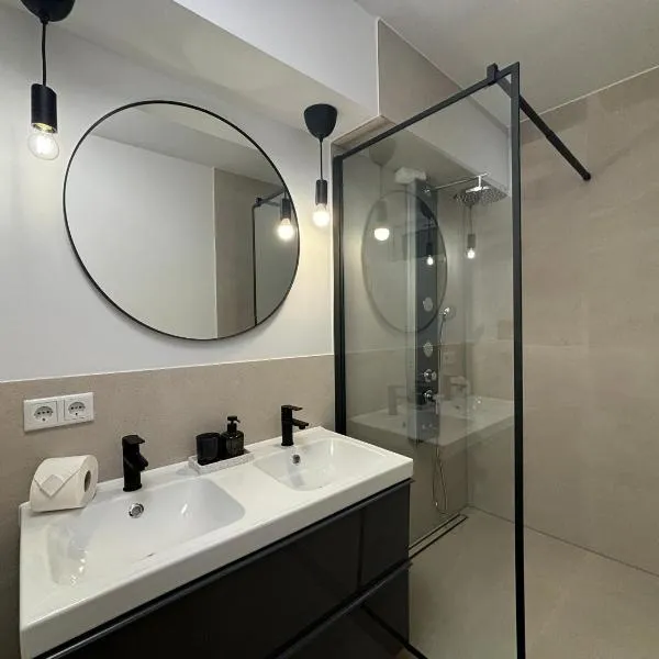 90qm - 5 Zimmer - Parkplatz - Autobahn - blauen See, hotel v destinaci Garbsen