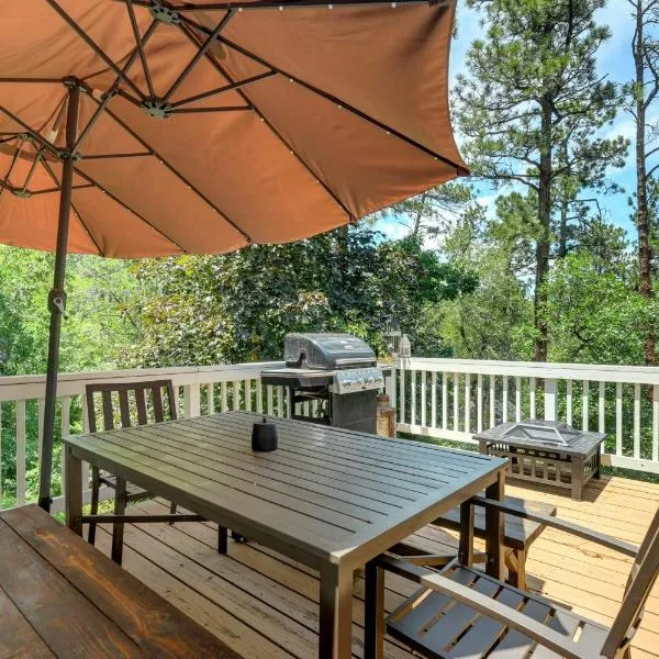 Canopy Springs Game Room & Covered Outdoor Oasis, hotel in Colorado Springs