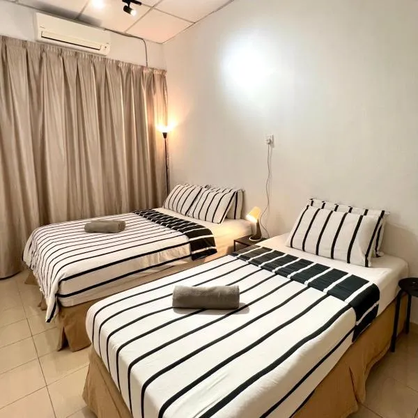 7 STAY#2 - 1 Room for 3 Pax at Kuala Berang -Best Travelers Stay, hotel v destinaci Kuala Berang