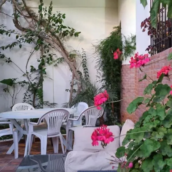 Beautiful Family Villa with private swimming pool, hotel v destinaci Martil