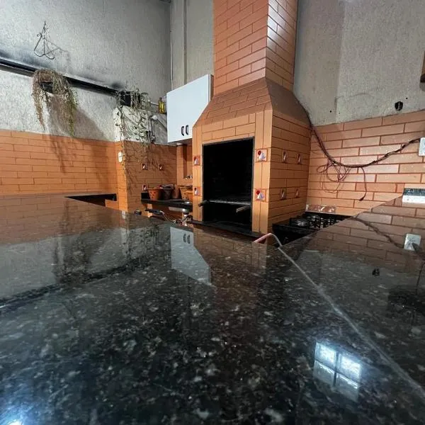 Casa com churrasqueira mr2, hotel v destinaci Londrina