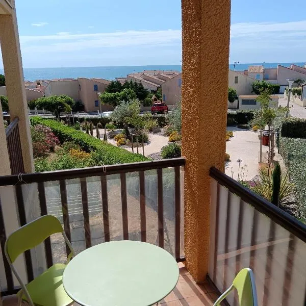 Petit appartement bord de mer, hotel v destinácii Fleury