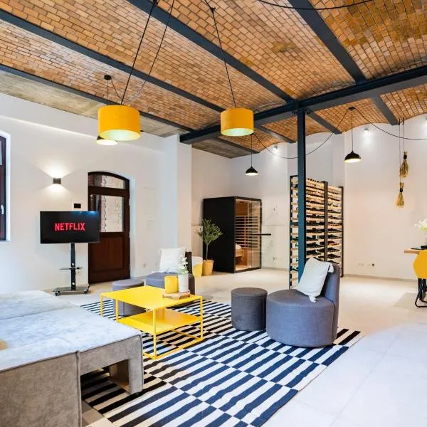 Design Loft - SAUNA - ZENTRAL - PARKPLATZ - WIFI - KAFFEE - NETFLIX, hotel di Wiesbaden