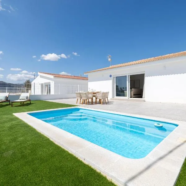 Atalaya House Private Pool Blue by AORA STAY, hotel v destinácii Cártama