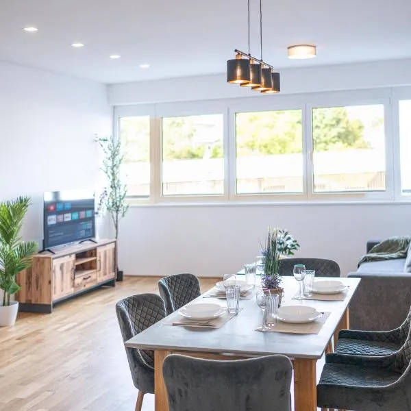 FREE Parking, Luxury Beds, Nespresso, Netflix, Hotel in Wels