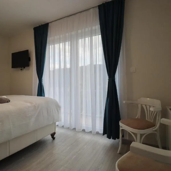 Tadic apartments and rooms by the shore of Rama Lake, hotel v destinaci Prozor
