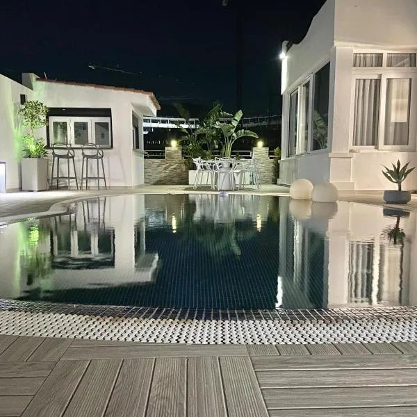 Higueron Spa Chalet, hotel v destinaci Fuengirola