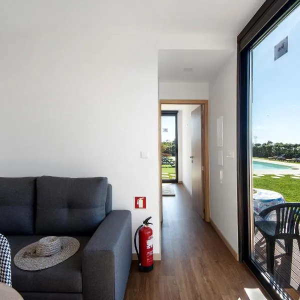 Apartamento Thaï com Piscina, Hotel in Apúlia