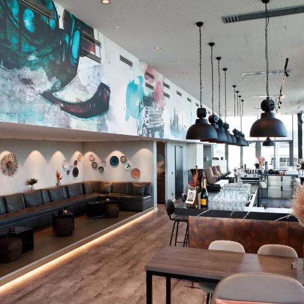 Hotel Indigo Berlin - East Side Gallery, хотел в Берлин