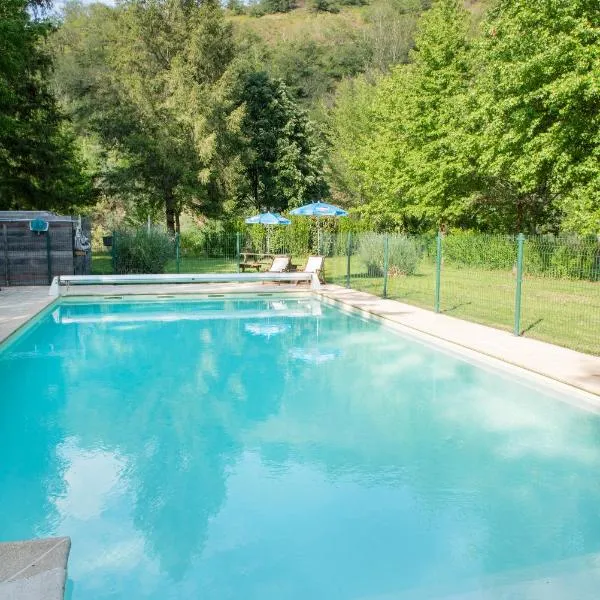 Camping Pittoresque, hotel v destinaci Saint-Parthem