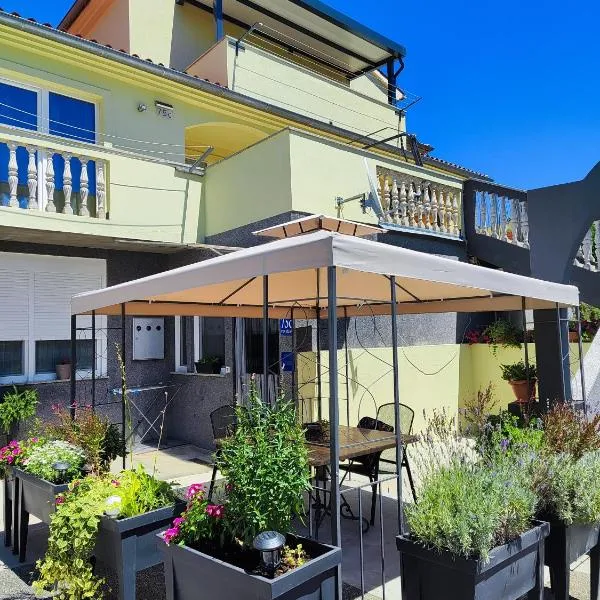 Apartments Flora, hotell i Medulin