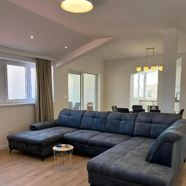 Apartment Inula, hotel in Omiš