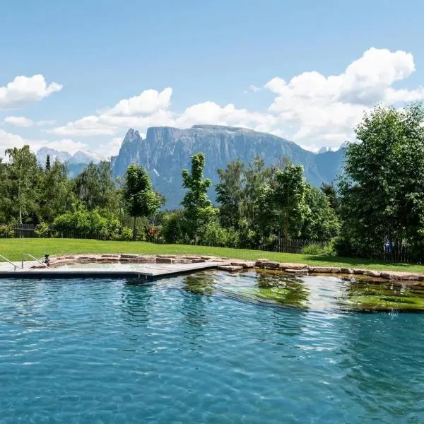 Schartneralm Lärche, hotel v destinaci Collalbo