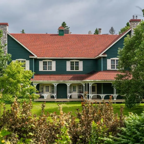 Le Baluchon Éco-villégiature, Hotel in Saint-Paulin