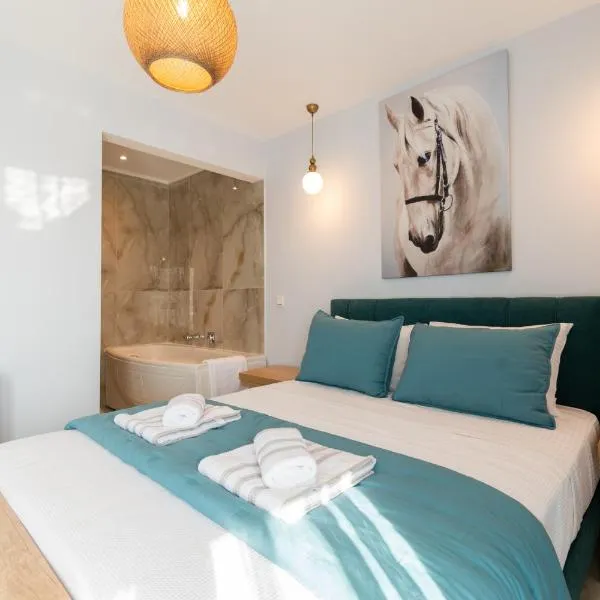 Elena's Luxury Sea View House 2, hotell sihtkohas Neos Marmaras