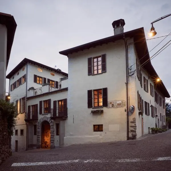 Le Corti Dei Sassi, hotel v destinaci Berbenno di Valtellina