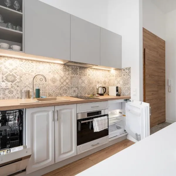 Łódź Jaracza Apt - Workspace, Parking, Park nearby - by Rentujemy, hotel v Lodži