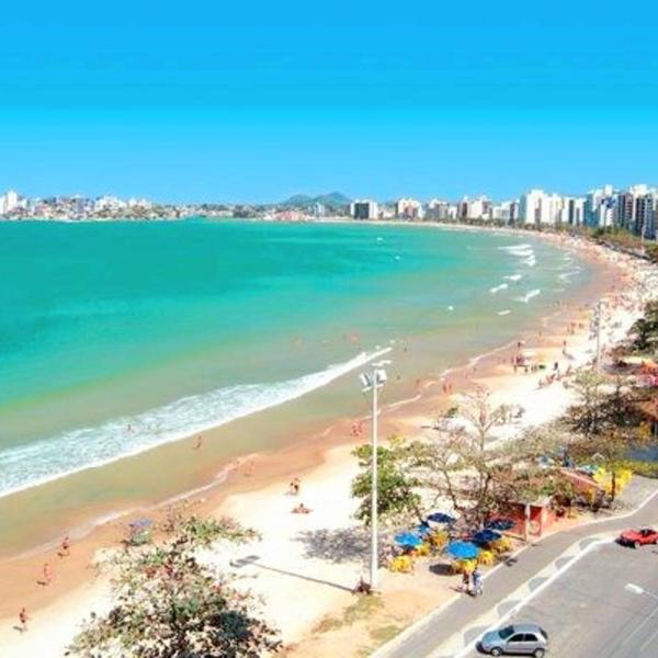 Apartamento da Música a 300 metros da areia da Praia do Morro, com 1 quarto, Garagem, tv smart e Wi-fi