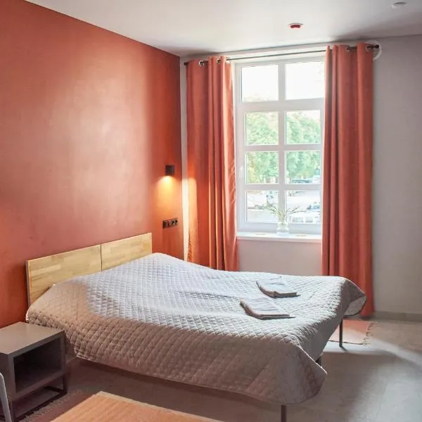 Florian, hotel in Kamianets-Podilskyi