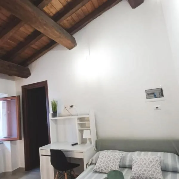 Casetta Tipica in Borgo, indipendente, ristrutturata, hotel v destinaci LʼAquila