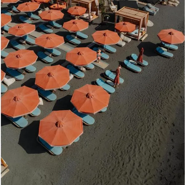 Frati Villas Beachfront, hotel in Perivolos