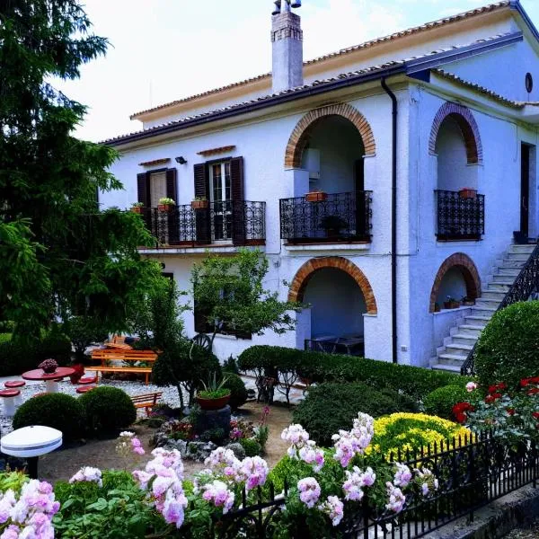 Casa nel verde !!!, hotel in Falconara Albanese