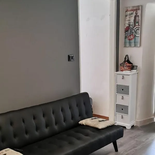 Voltri Genova - Arenzano meno di 2 k m dal mare, hotel in Genoa