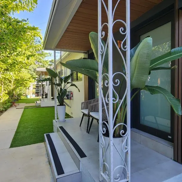 Casa Cuba in Little Havana, Brickell, Calle 8 and 10 minutes to the Beach FREE PARKING, hotel Miamiban