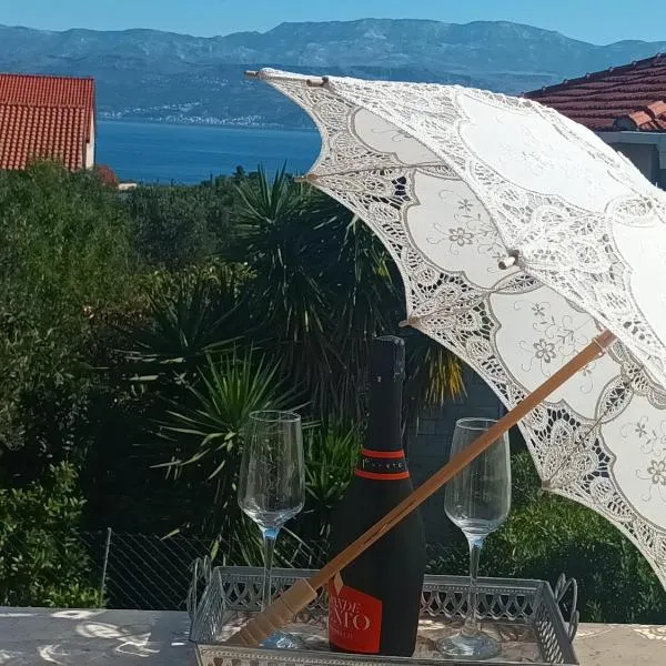 Bila Lumbrela, hotel en Supetar