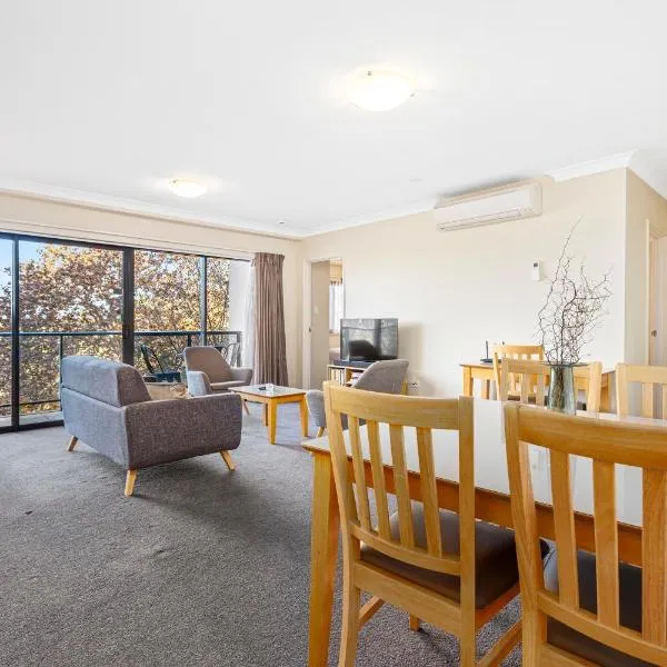 Executive Apartment, Parking, Pool in Perth, hotel sa Perth